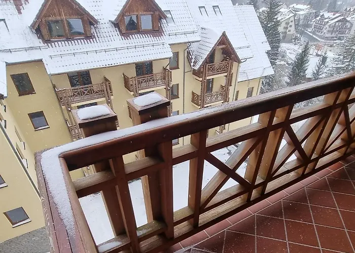 Uroczy Penthouse Lägenhet